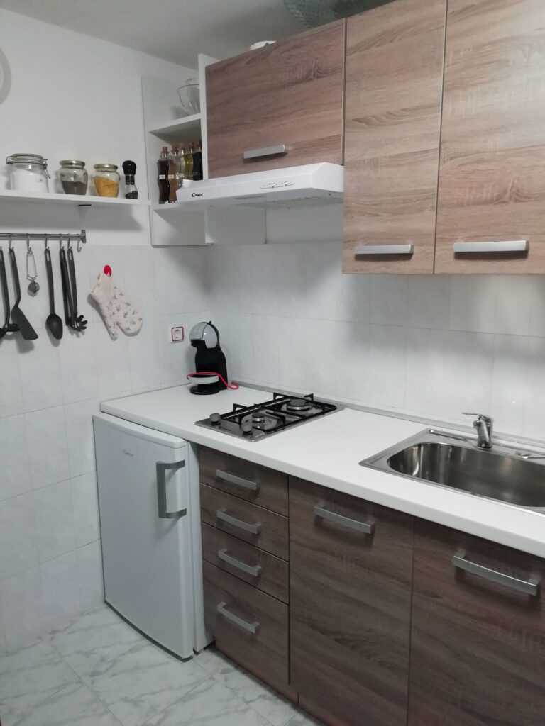 mala kuhinja2